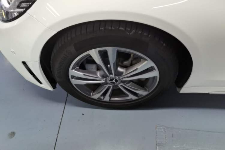 Used Mercedes-Benz C-Class 2020 C 200 L Fashion Edition Sport Version Left Front Wheel Hub