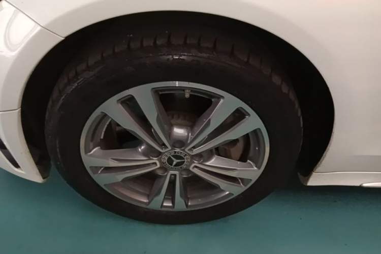 Used Mercedes-Benz C-Class 2020 Restyled C 200 L Fashion Edition Sport Version Left Front Wheel Hub
