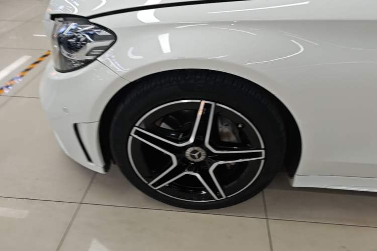 Used Mercedes-Benz C-Class 2020 C 260 Coupe Left Front Wheel Hub