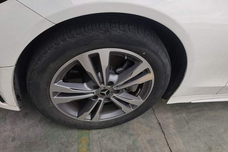 Used Mercedes-Benz C-Class 2020 Restyled C 200 L Fashion Edition Sport Version Left Front Wheel Hub