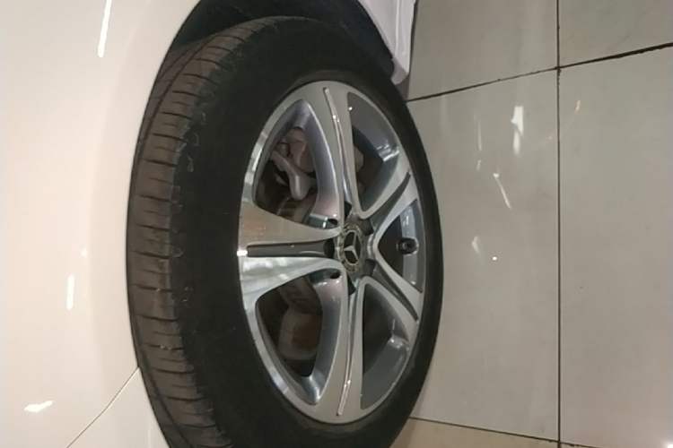 Used Mercedes-Benz C-Class 2020 C 260 L Sport Edition Left Front Wheel Hub