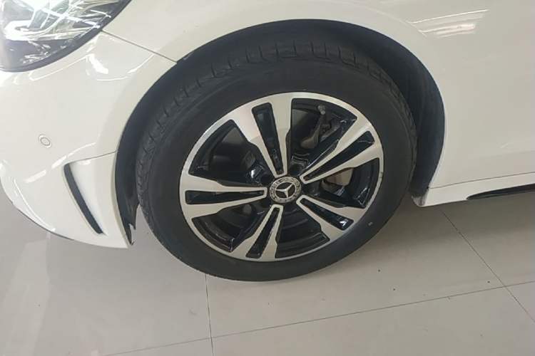 Used Mercedes-Benz C-Class 2020 C 260 Sport Edition Left Front Wheel Hub