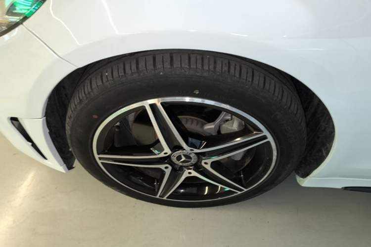 Used Mercedes-Benz C-Class 2020 Restyled C 260 Sport Edition Left Front Wheel Hub