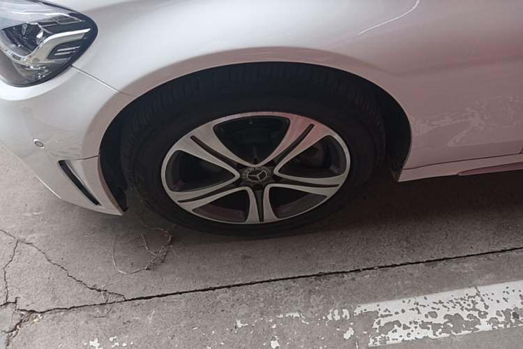 Used Mercedes-Benz C-Class 2020 Restyled C 260 L Sport Edition Left Front Wheel Hub
