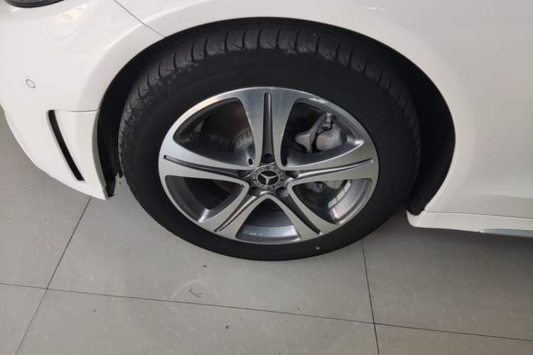 Used Mercedes-Benz C-Class 2020 Restyled C 260 L Sport Edition Left Front Wheel Hub
