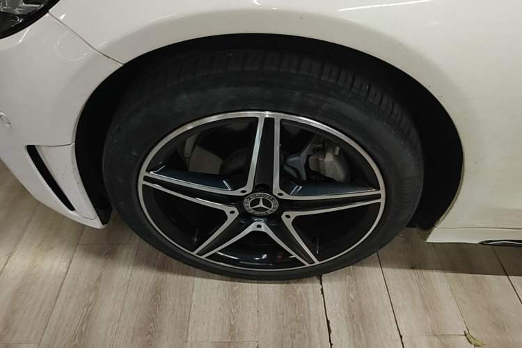 Used Mercedes-Benz C-Class 2020 Restyled C 260 Sport Edition Left Front Wheel Hub