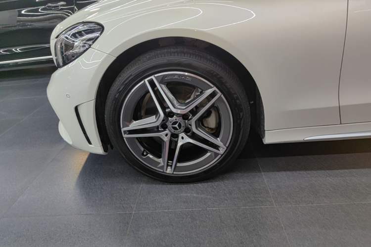 Used Mercedes-Benz C-Class 2020 C 260 L Sport Edition Left Front Wheel Hub