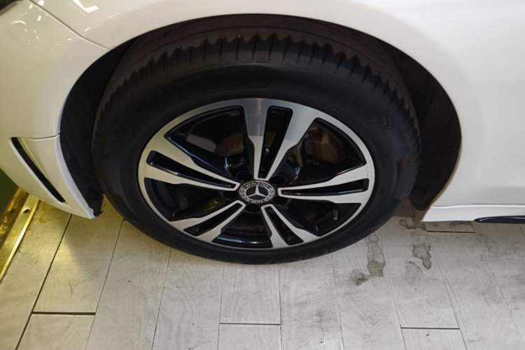 Used Mercedes-Benz C-Class 2020 C 260 Sport Edition Left Front Wheel Hub