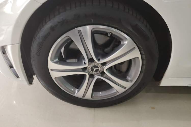 Used Mercedes-Benz C-Class 2020 Restyled C 260 L Sport Edition Left Front Wheel Hub