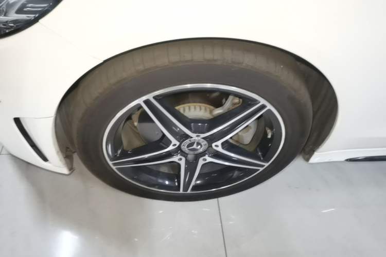 Used Mercedes-Benz C-Class 2020 Restyled C 260 Sport Edition Left Front Wheel Hub
