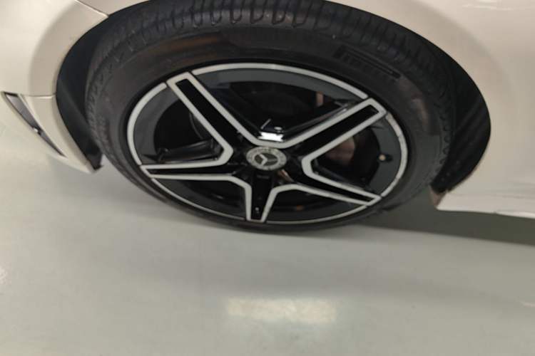 Used Mercedes-Benz C-Class 2020 C 260 Coupe Left Front Wheel Hub