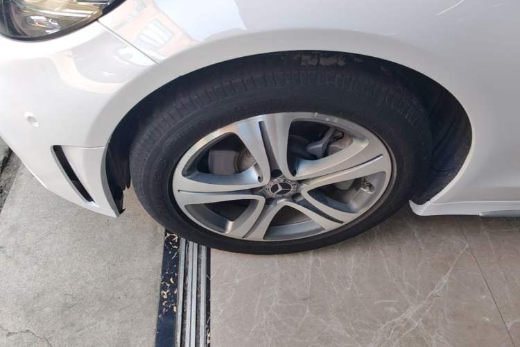 Used Mercedes-Benz C-Class 2020 Restyled C 260 L Sport Edition Left Front Wheel Hub