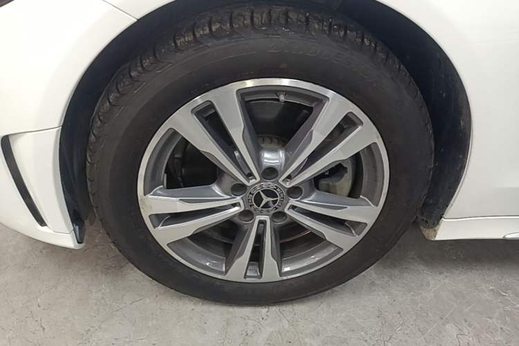 Used Mercedes-Benz C-Class 2020 Restyled C 200 L Fashion Edition Sport Version Left Front Wheel Hub