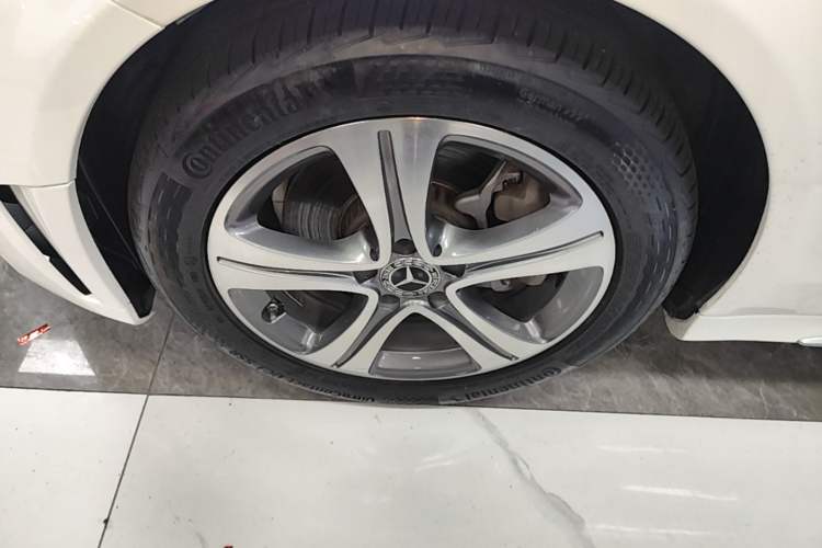Used Mercedes-Benz C-Class 2020 C 260 L Sport Edition Left Front Wheel Hub