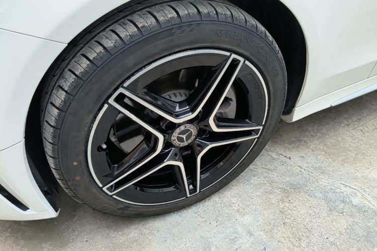 Used Mercedes-Benz C-Class 2020 Restyled C 260 L Sport Edition Left Front Wheel Hub