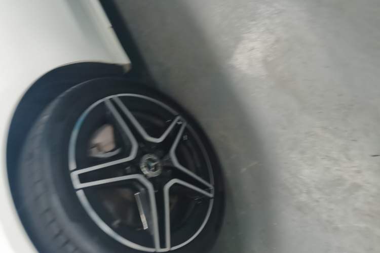 Used Mercedes-Benz C-Class 2020 Restyled C 260 L Sport Edition Left Front Wheel Hub