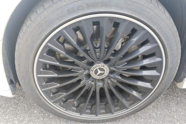 Used Mercedes-Benz C-Class 2020 Restyled C 260 L Sport Edition Left Front Wheel Hub