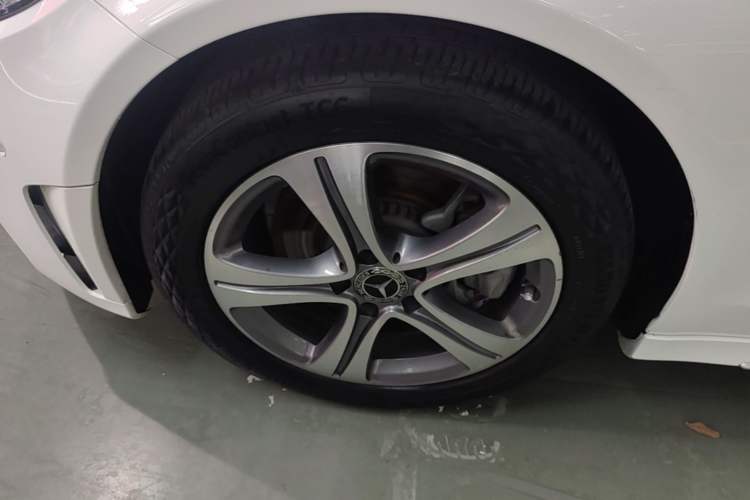 Used Mercedes-Benz C-Class 2020 Restyled C 260 L Sport Edition Left Front Wheel Hub