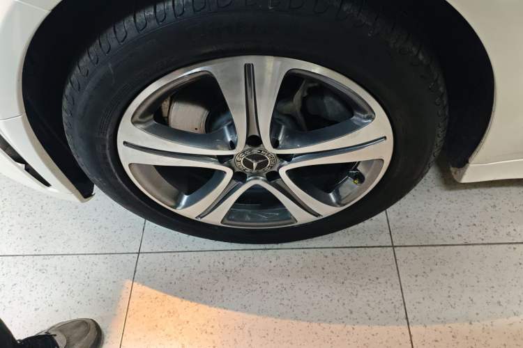 Used Mercedes-Benz C-Class 2020 C 260 L Sport Edition Left Front Wheel Hub