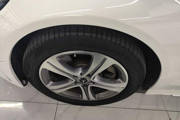 Used Mercedes-Benz C-Class 2020 Restyled C 260 L Sport Edition Left Front Wheel Hub