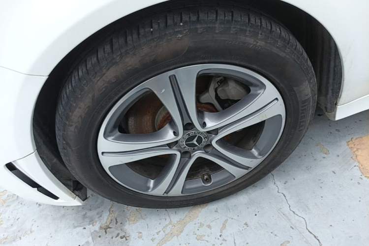 Used Mercedes-Benz C-Class 2020 Restyled C 260 L Sport Edition Left Front Wheel Hub