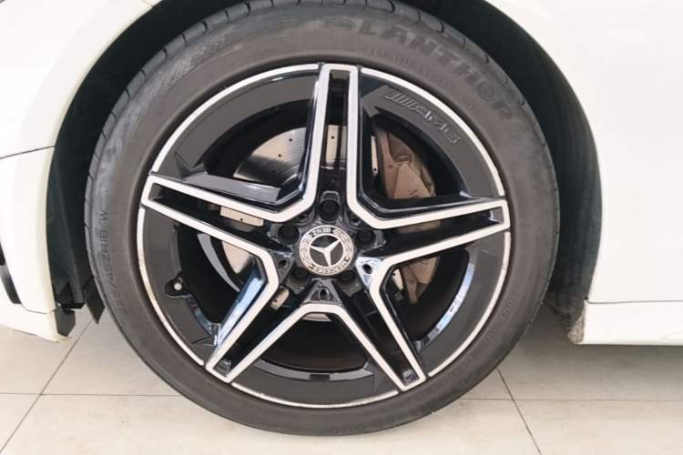Used Mercedes-Benz C-Class 2020 C 260 Coupe Left Front Wheel Hub