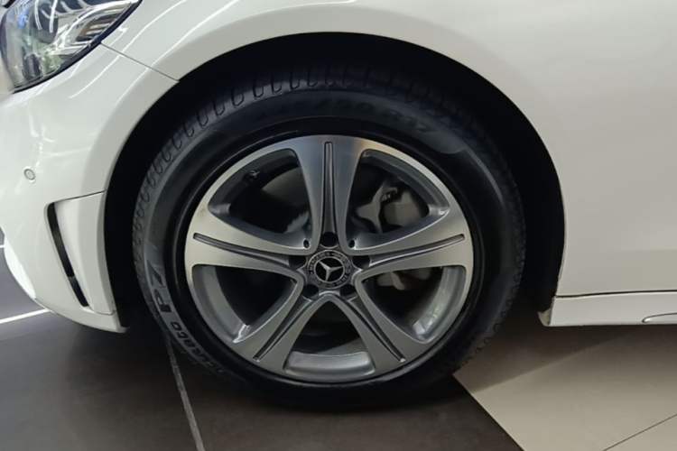 Used Mercedes-Benz C-Class 2020 Restyled C 260 L Sport Edition Left Front Wheel Hub