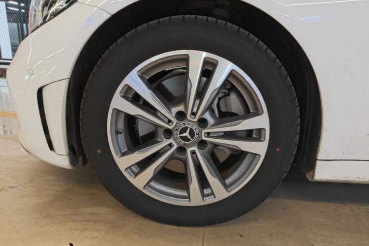 Used Mercedes-Benz C-Class 2020 Restyled C 200 L Fashion Edition Sport Version Left Front Wheel Hub