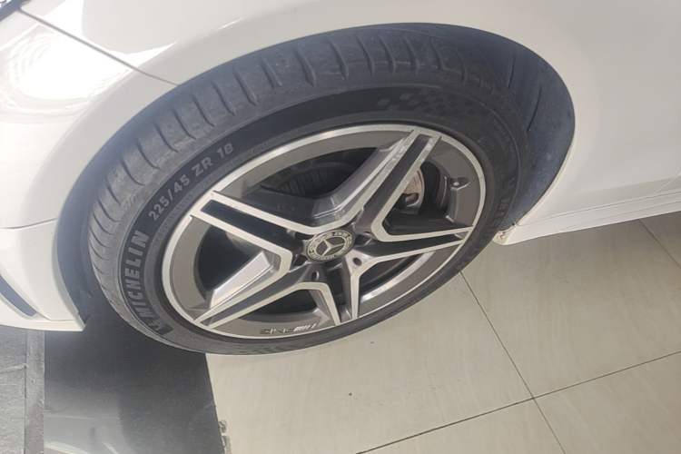 Used Mercedes-Benz C-Class 2020 Facelifted C 260 Estate Left Front Wheel Hub