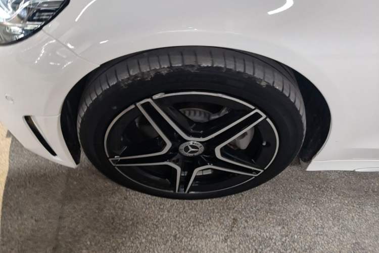 Used Mercedes-Benz C-Class 2020 Restyled C 260 L Sport Edition Left Front Wheel Hub