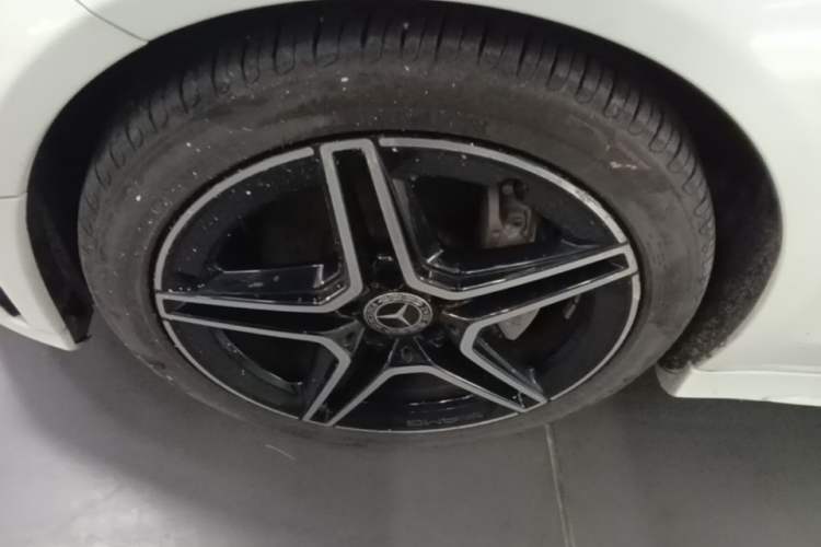 Used Mercedes-Benz C-Class 2020 C 260 Coupe Left Front Wheel Hub