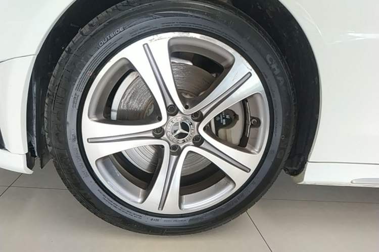 Used Mercedes-Benz C-Class 2020 Restyled C 260 L Sport Edition Left Front Wheel Hub
