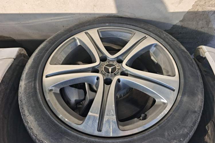 Used Mercedes-Benz C-Class 2020 Restyled C 260 L Sport Edition Left Front Wheel Hub