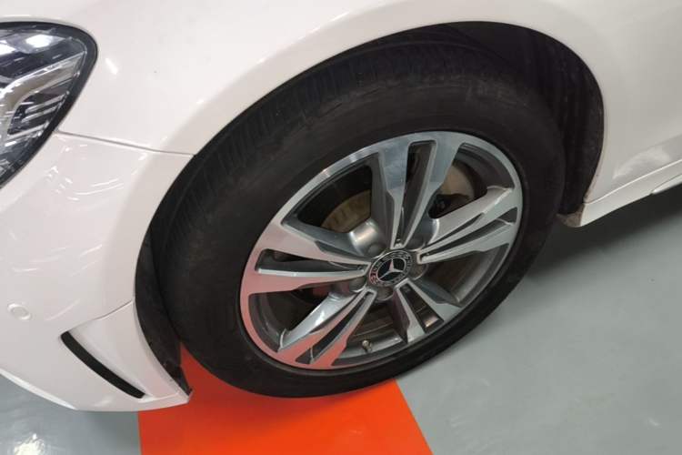 Used Mercedes-Benz C-Class 2020 Restyled C 200 L Fashion Edition Sport Version Left Front Wheel Hub