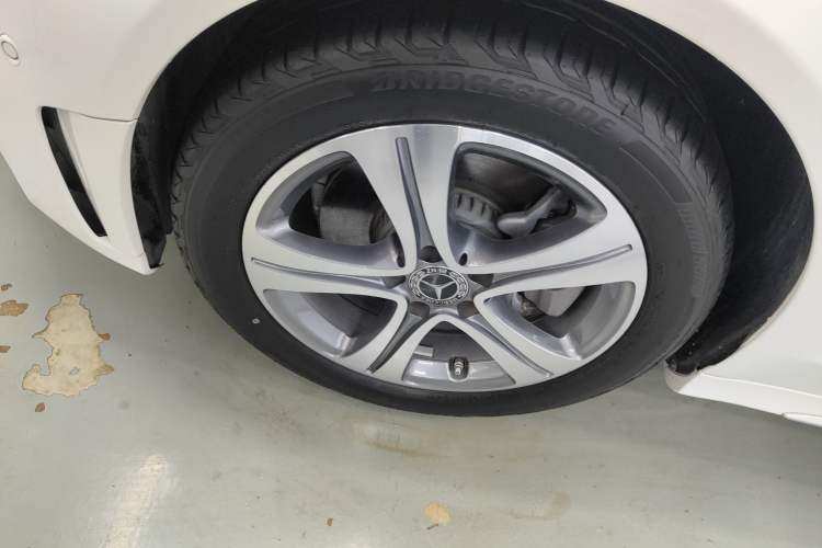 Used Mercedes-Benz C-Class 2020 Restyled C 260 L Sport Edition Left Front Wheel Hub