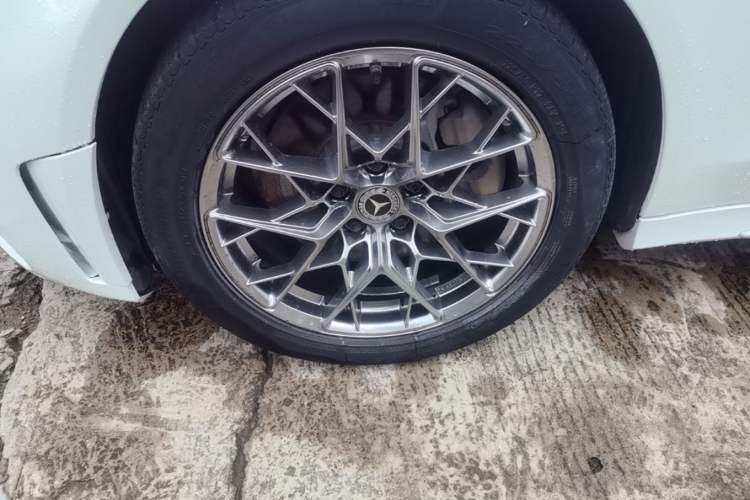 Used Mercedes-Benz C-Class 2020 Restyled C 260 L Sport Edition Left Front Wheel Hub
