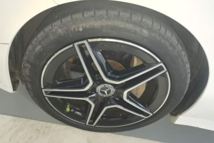 Used Mercedes-Benz C-Class 2020 C 260 Coupe Left Front Wheel Hub