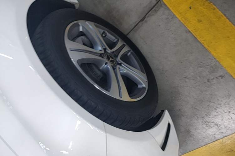 Used Mercedes-Benz C-Class 2020 Restyled C 260 L Sport Edition Left Front Wheel Hub