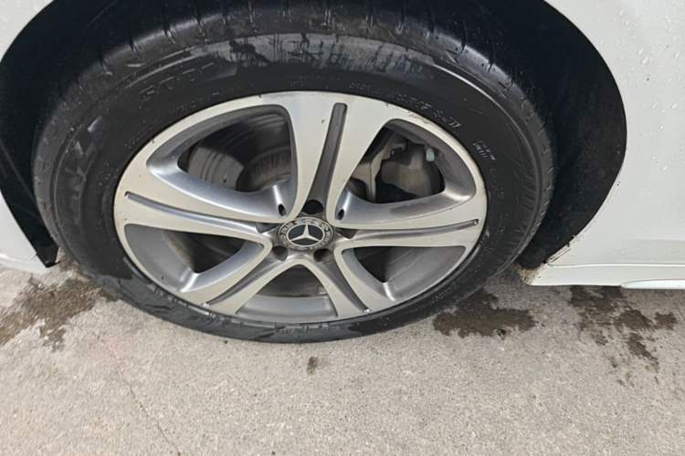 Used Mercedes-Benz C-Class 2020 Restyled C 260 L Sport Edition Left Front Wheel Hub