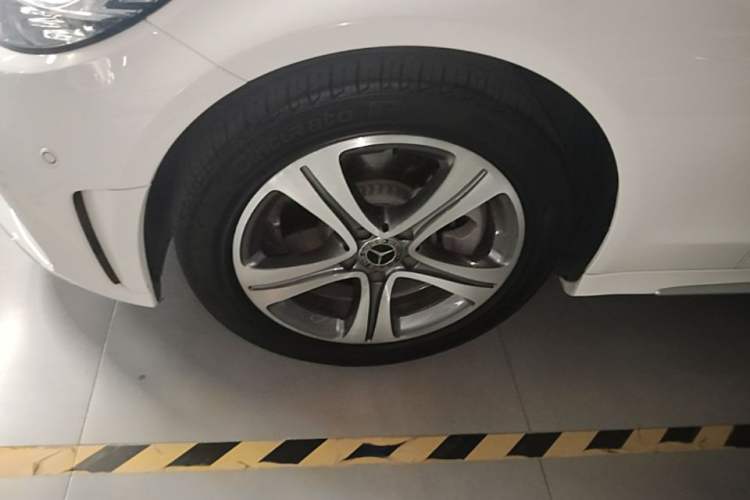 Used Mercedes-Benz C-Class 2020 Restyled C 260 L Sport Edition Left Front Wheel Hub