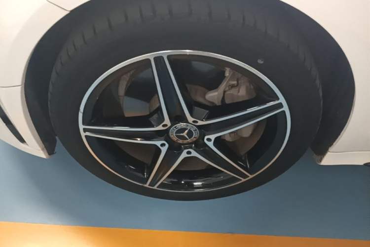 Used Mercedes-Benz C-Class 2020 Restyled C 260 Sport Edition Left Front Wheel Hub