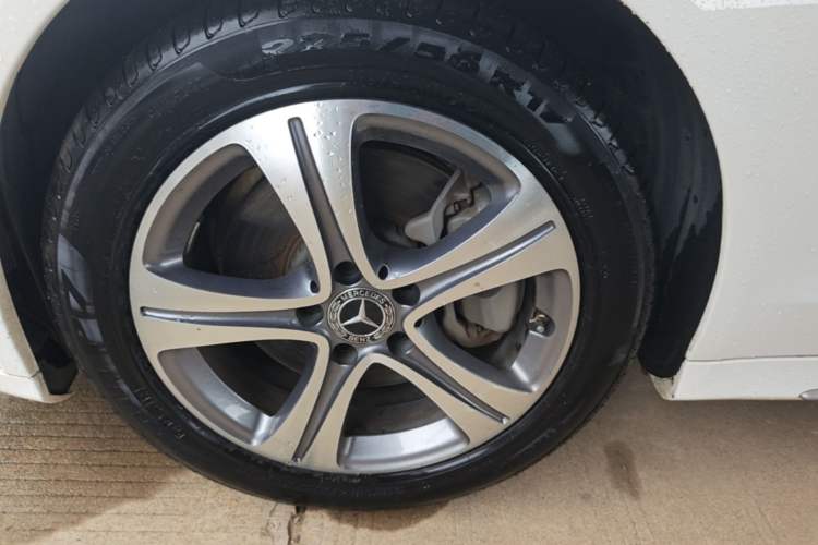 Used Mercedes-Benz C-Class 2020 Restyled C 260 L Sport Edition Left Front Wheel Hub