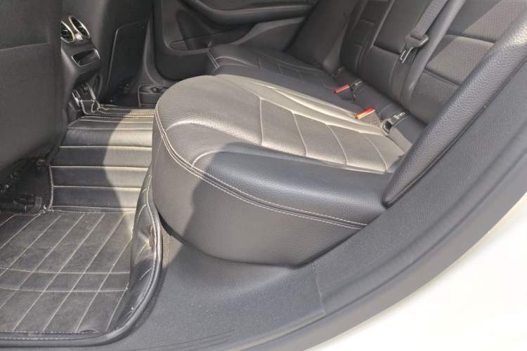 Used Mercedes-Benz C-Class 2020 C 260 L Sport Edition Left Rear Seat