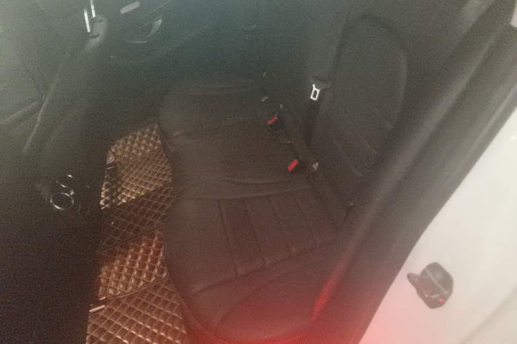 Used Mercedes-Benz C-Class 2020 C 200 L Fashion Edition Sport Version Left Rear Seat