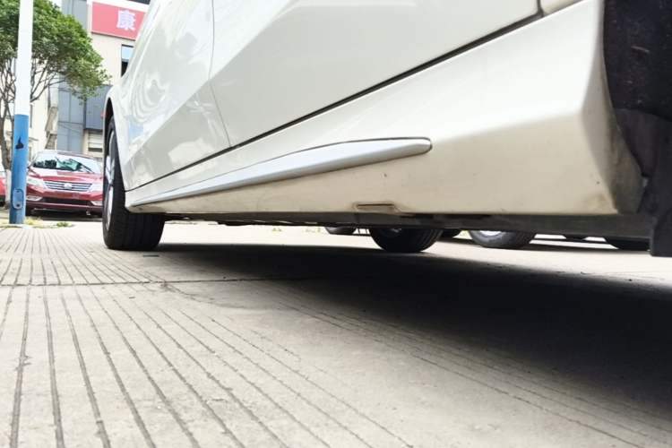Used Mercedes-Benz C-Class 2020 C 260 L Sport Edition Left Side Sill