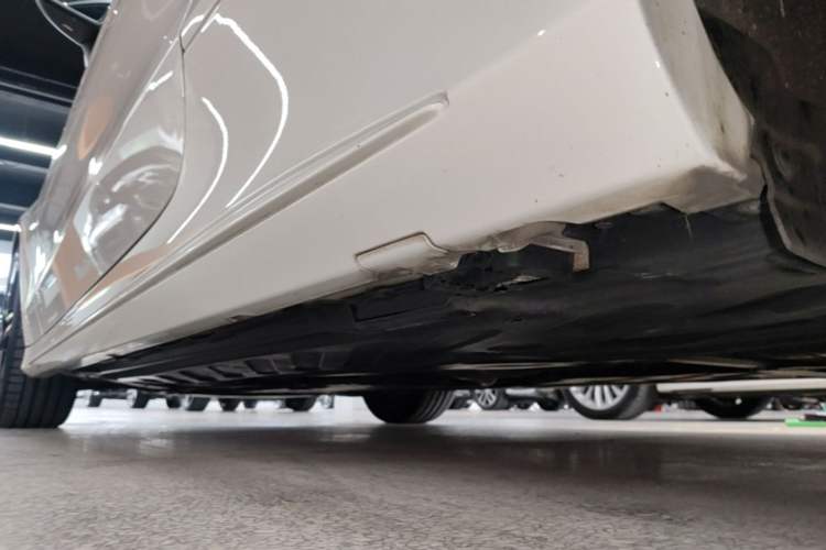 Used Mercedes-Benz C-Class 2020 C 260 Coupe Left Side Sill