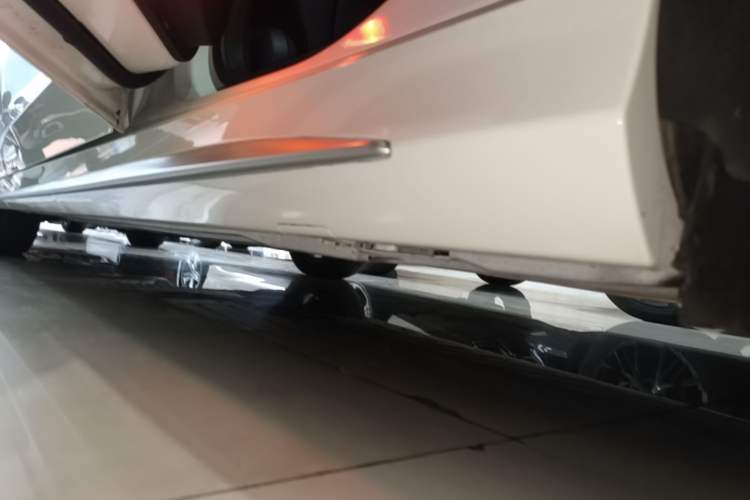 Used Mercedes-Benz C-Class 2020 Restyled C 260 L Sport Edition Left Side Sill