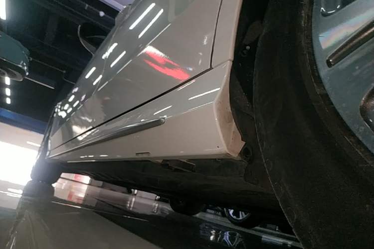 Used Mercedes-Benz C-Class 2020 C 260 L Sport Edition Left Side Sill