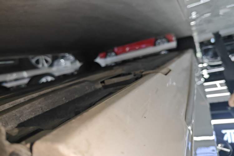 Used Mercedes-Benz C-Class 2020 Restyled C 260 L Sport Edition Left Side Sill