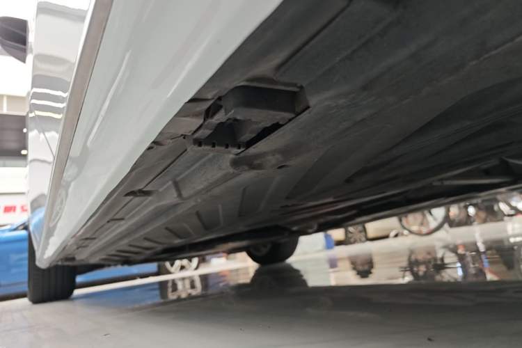 Used Mercedes-Benz C-Class 2020 C 200 L Fashion Edition Sport Version Left Side Sill